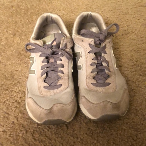 iridescent grey new balance sneakers - Picture 2 of 4